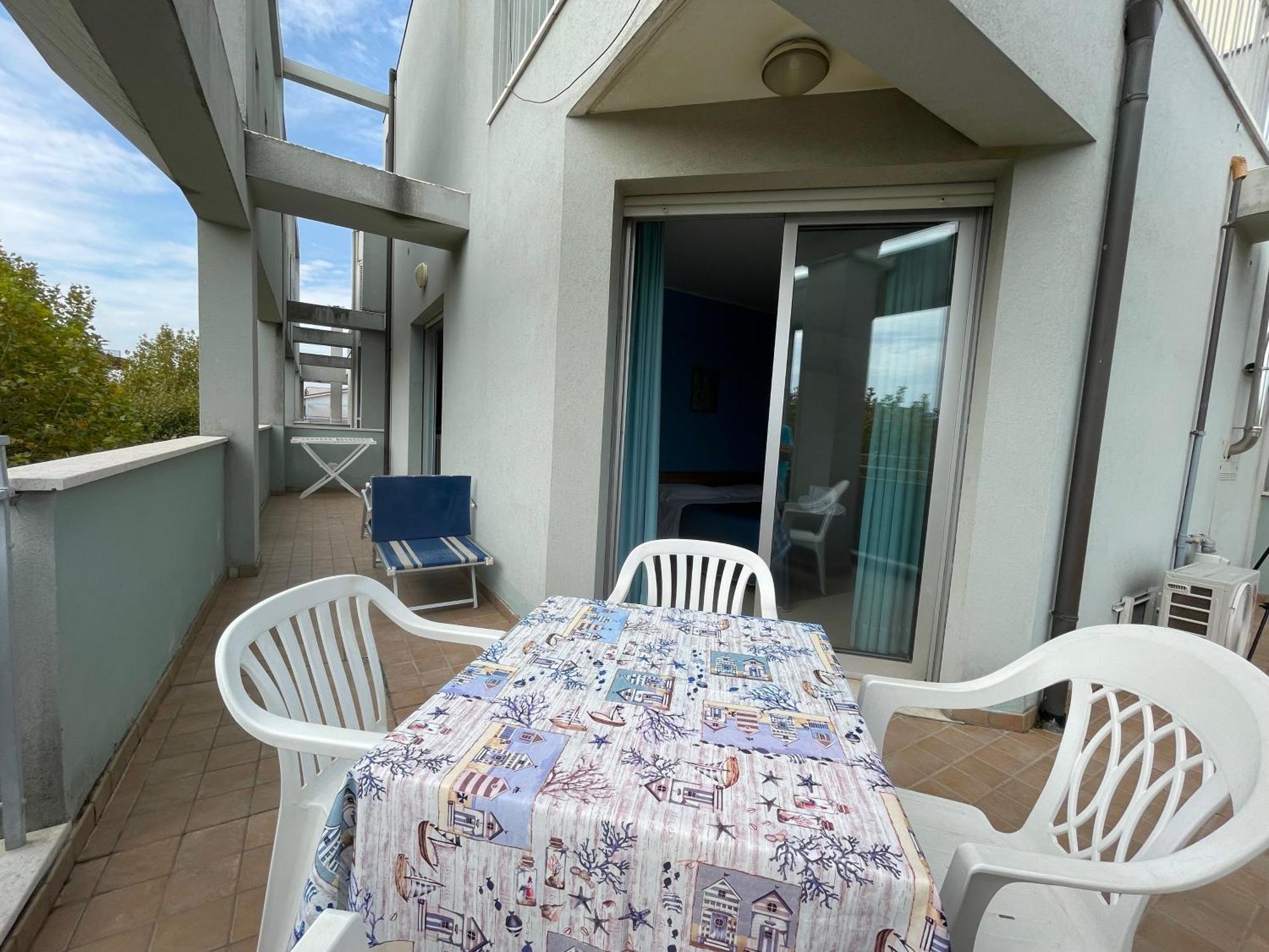 Azzurra Aparthotel