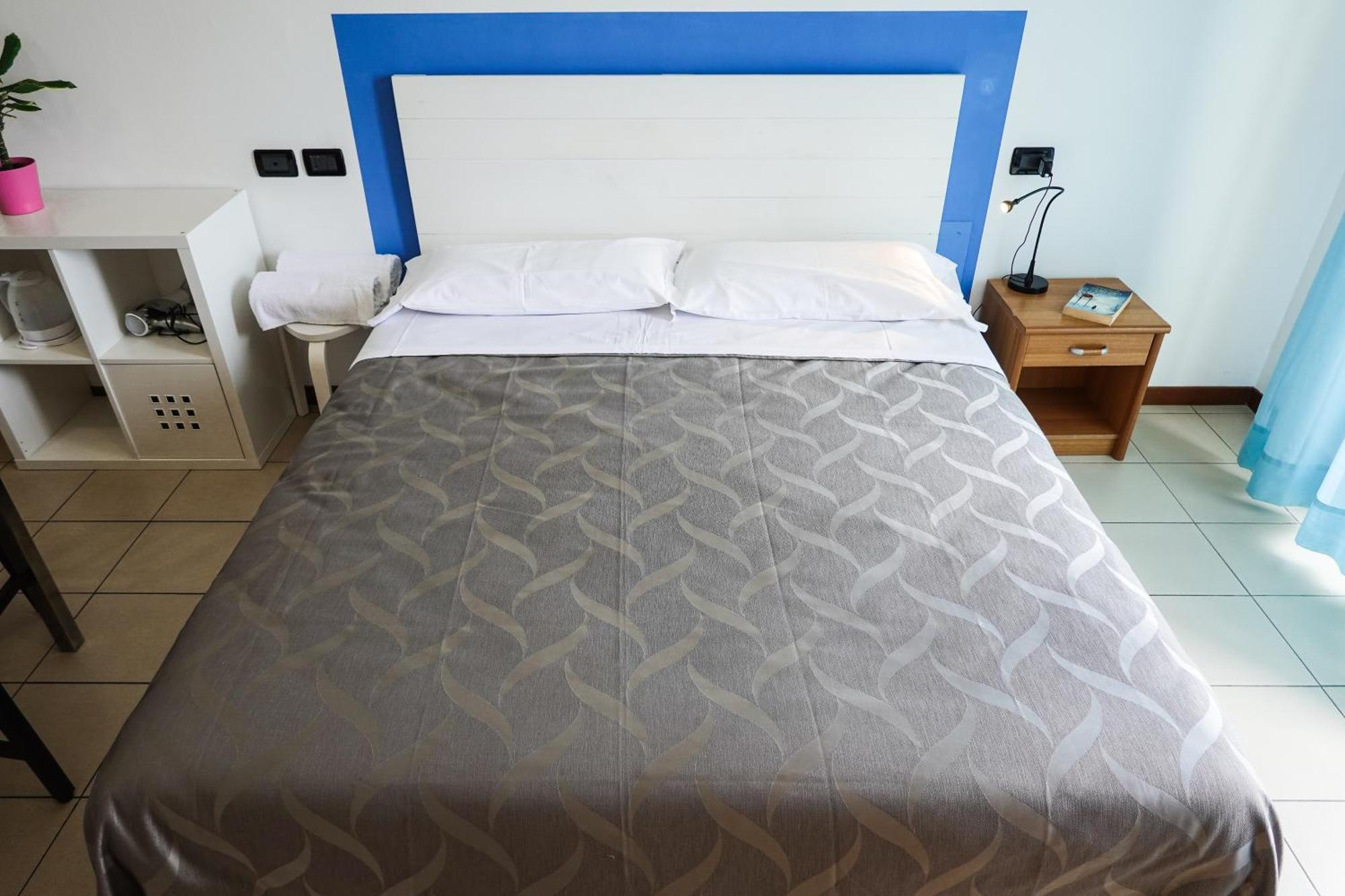 Azzurra Aparthotel