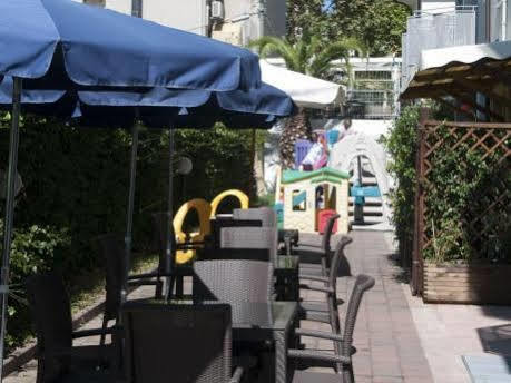 Azzurra Apart-hotel 3*
