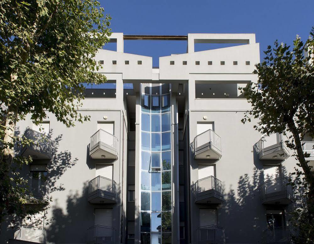 Aparthotel Azzurra 3*