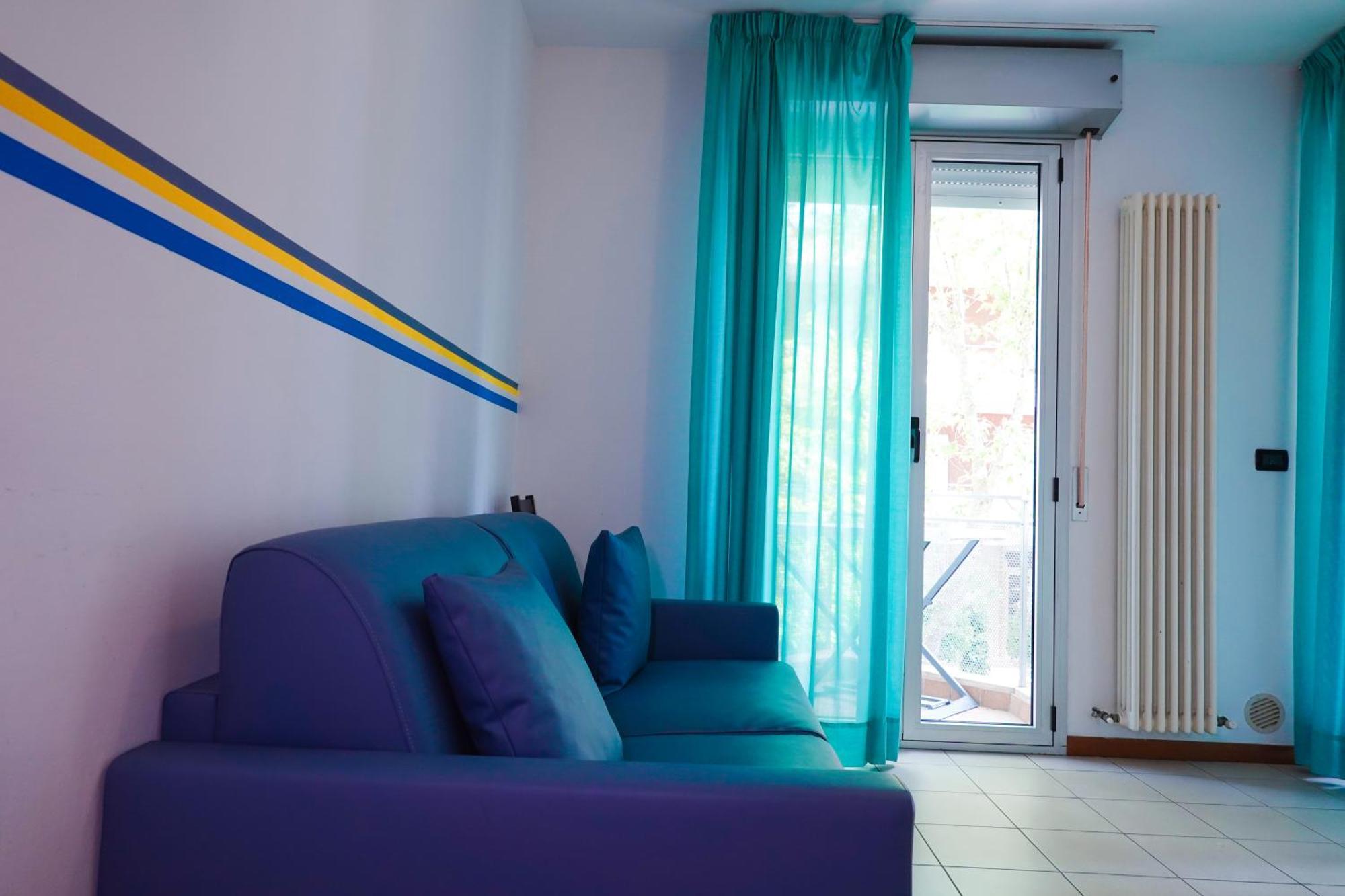 Azzurra 3*