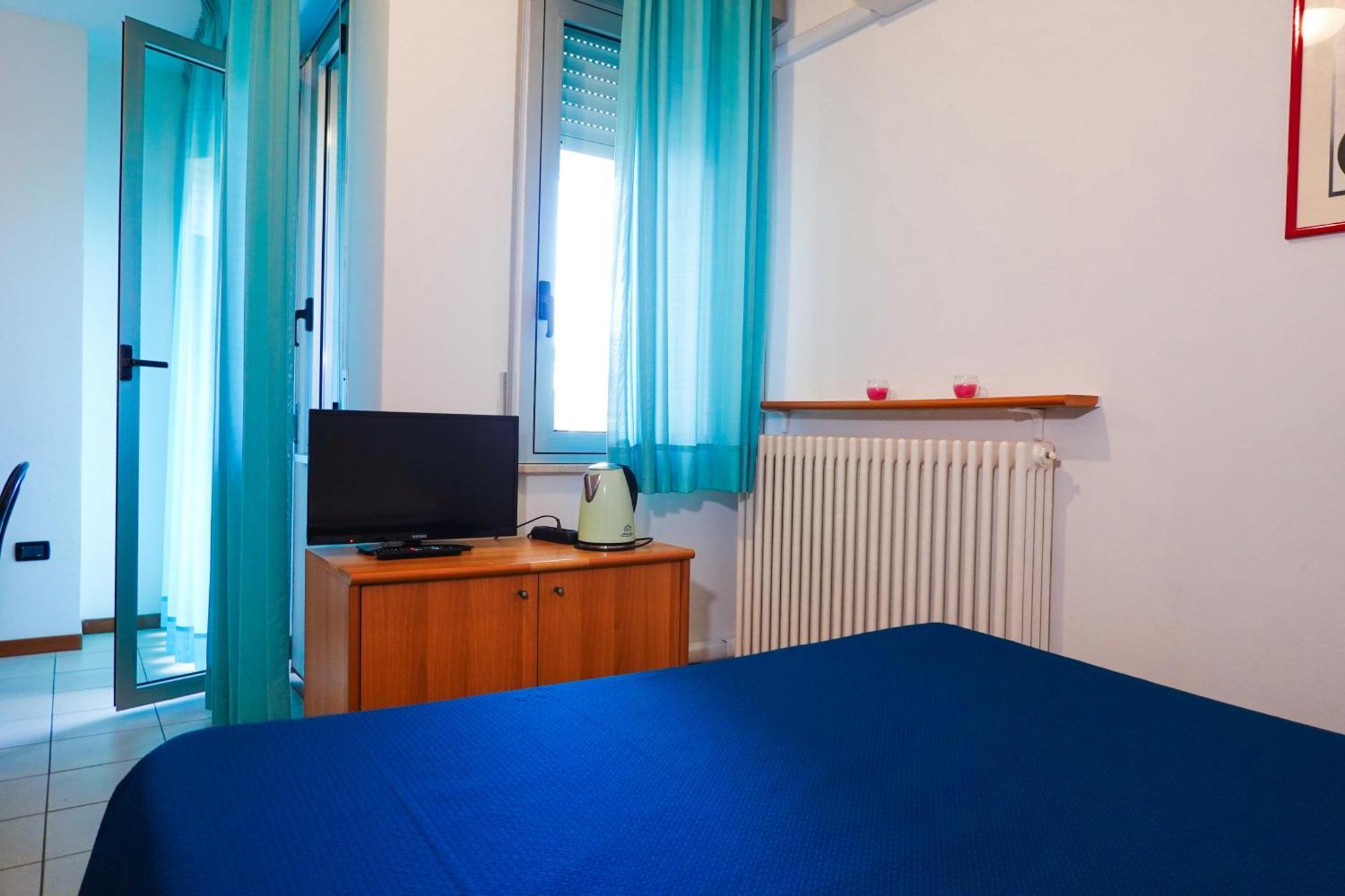 Aparthotel Azzurra 3*